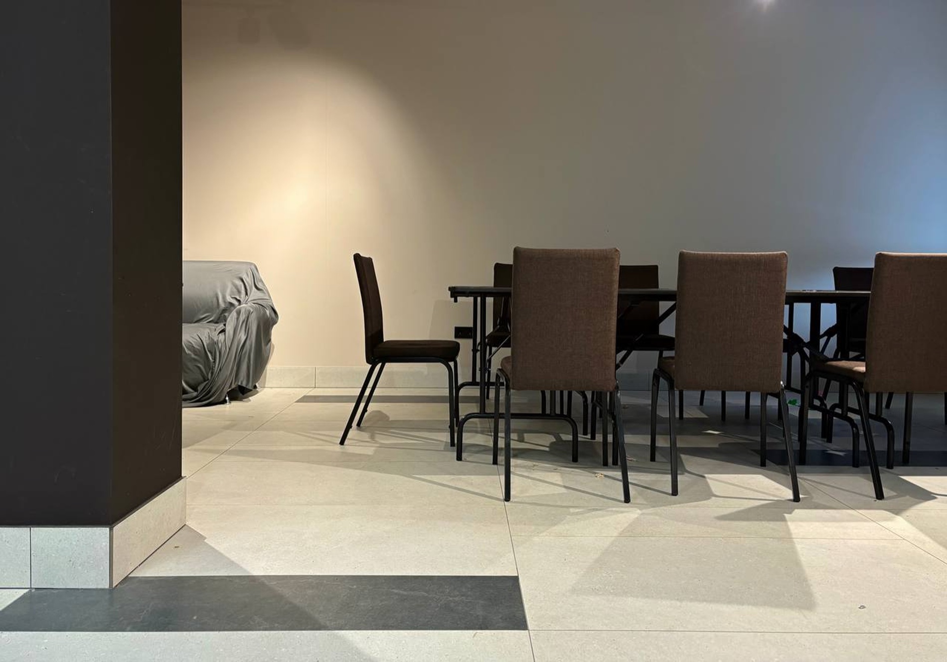 Зал свободного назначения — 04 meeting area close